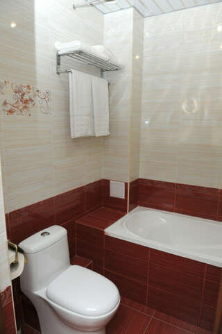 Гостиница Мона Лиза Нижний Новгород Двухместный номер с 1 кроватью и балконом-4